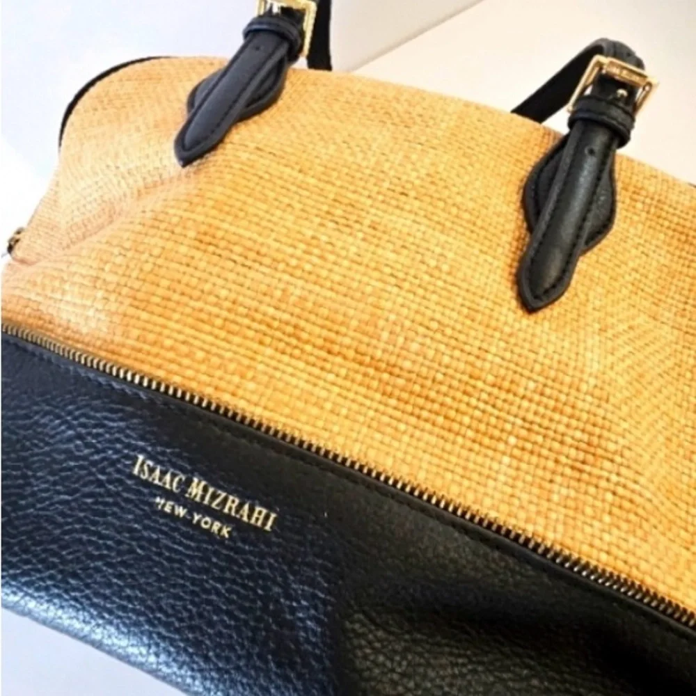 ISAAC MIZRAHI - Beautiful Straw And Leathet bag. - Picture 1 of 15